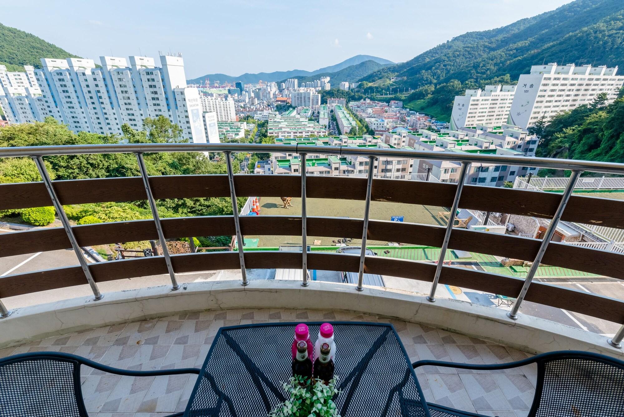 Home Fourest Resort Geoje Exterior foto