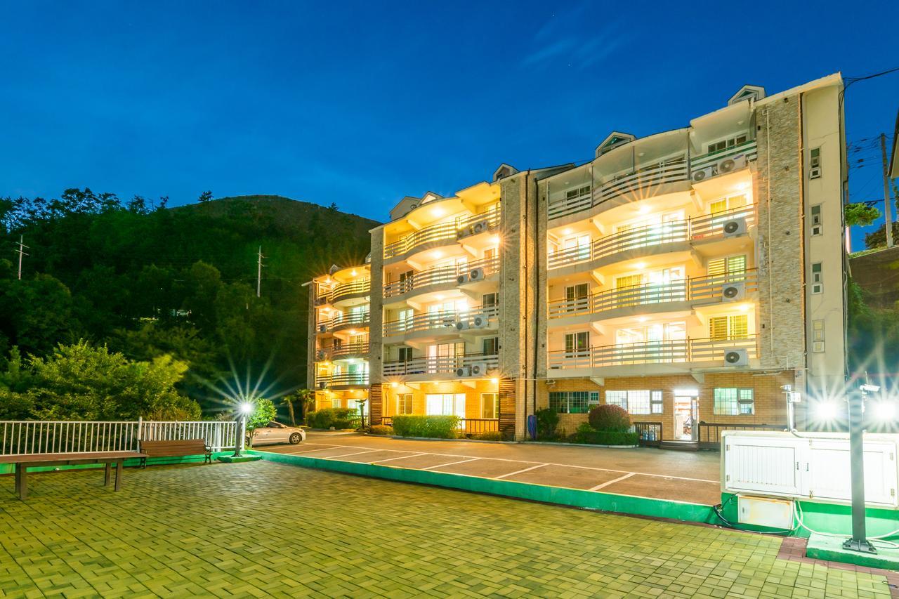 Home Fourest Resort Geoje Exterior foto